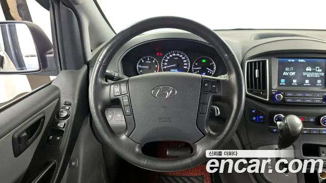 Hyundai Starex 2020 — фото 19