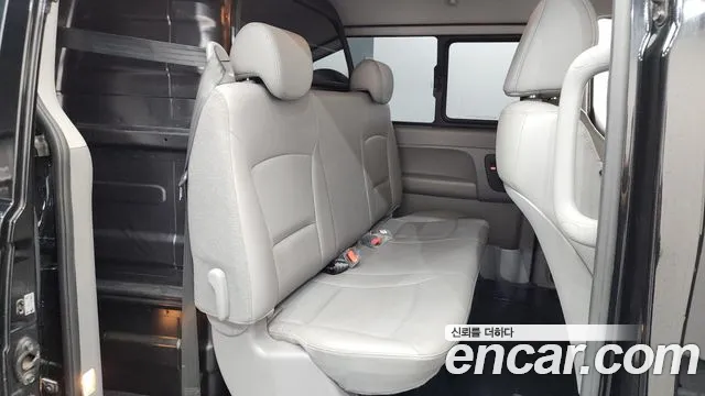 Hyundai Starex 2020 — фото 17