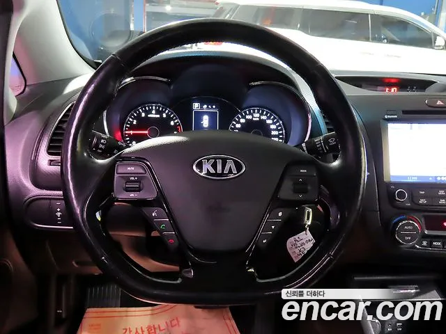 Kia K3 2017 — фото 10