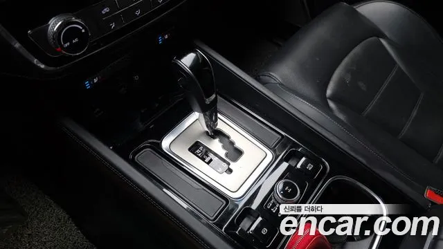 KG_Mobility_Ssangyong Rexton 2018 — фото 12