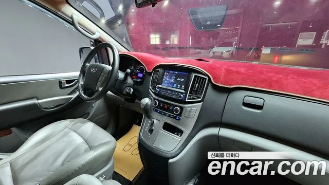 Hyundai Starex 2019 — фото 7