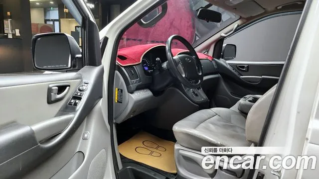 Hyundai Starex 2019 — фото 10