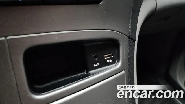 Hyundai Starex 2019 — фото 12
