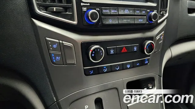 Hyundai Starex 2019 — фото 16