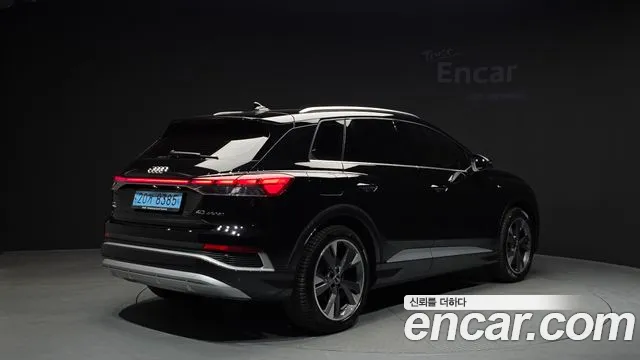 Audi Q4 e-tron 2022 — фото 2
