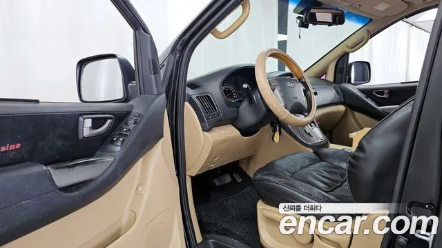 Hyundai Starex 2011 — фото 10