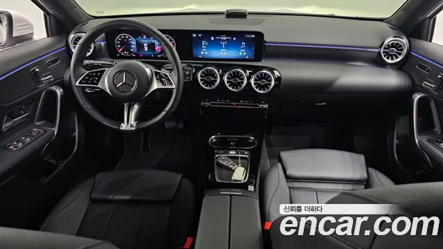 Mercedes-Benz A-Class 2025 — фото 10