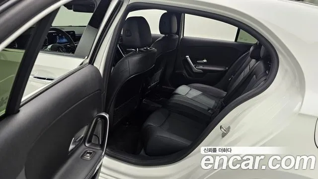 Mercedes-Benz A-Class 2025 — фото 17