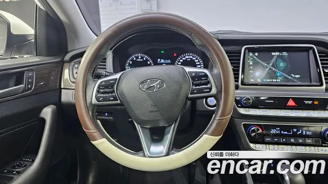 Hyundai Sonata 2018 — фото 19
