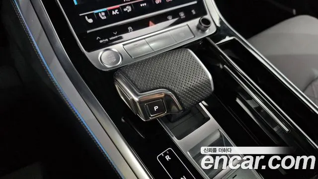 Audi Q8 2020 — фото 12