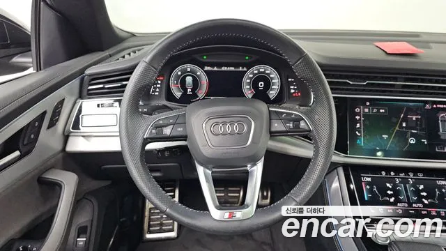 Audi Q8 2020 — фото 18