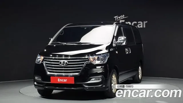 Hyundai Starex 2018 — фото 1