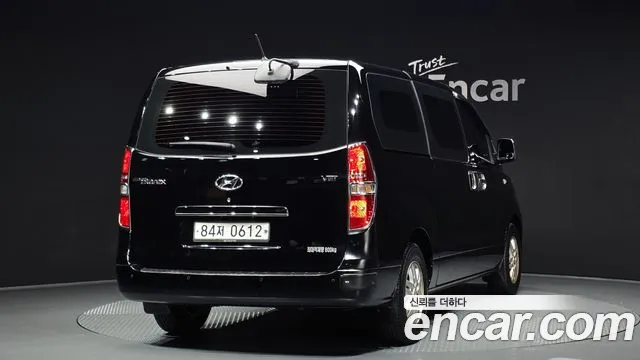 Hyundai Starex 2018 — фото 2