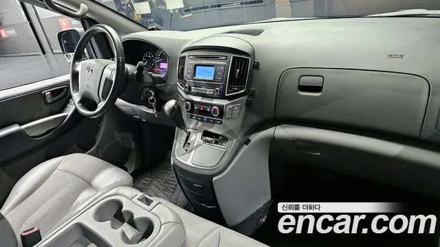 Hyundai Starex 2018 — фото 10