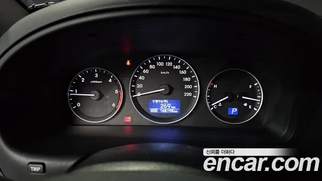 Hyundai Starex 2018 — фото 11