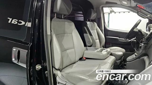 Hyundai Starex 2018 — фото 17