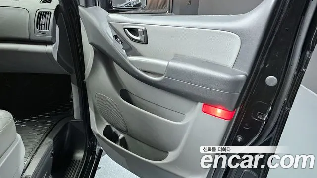 Hyundai Starex 2018 — фото 15