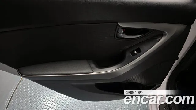 Hyundai AVANTE 2014 — фото 15