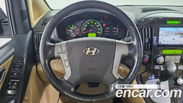 Hyundai Starex 2015 — фото 19