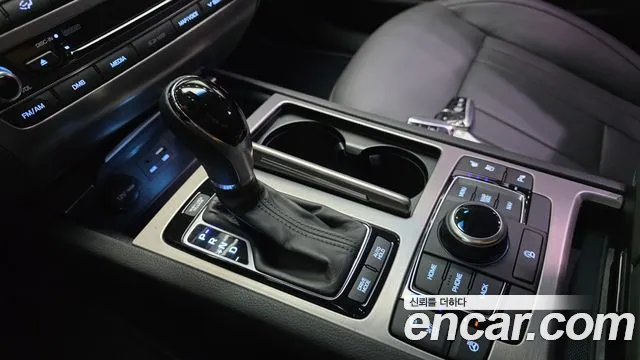 Hyundai Genesis 2016 — фото 12