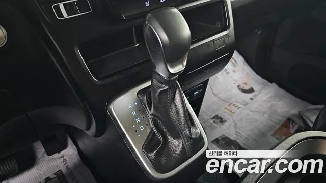 Hyundai Staria 2024 — фото 12