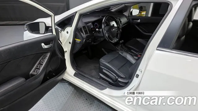 Kia K3 2015 — фото 10