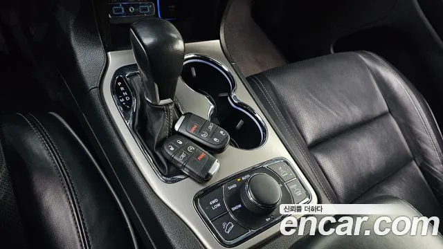 Jeep Cherokee 2021 — фото 12