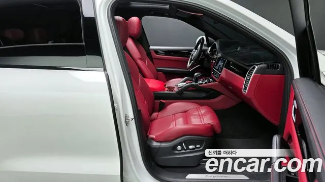 Porsche Cayenne 2020 — фото 11