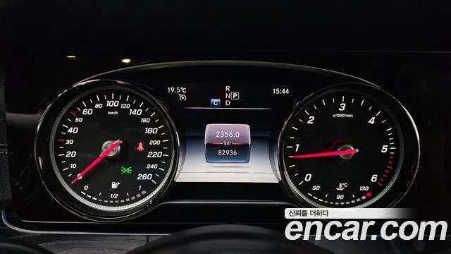 Mercedes-Benz E-Class 2019 — фото 11