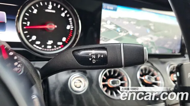 Mercedes-Benz E-Class 2019 — фото 12