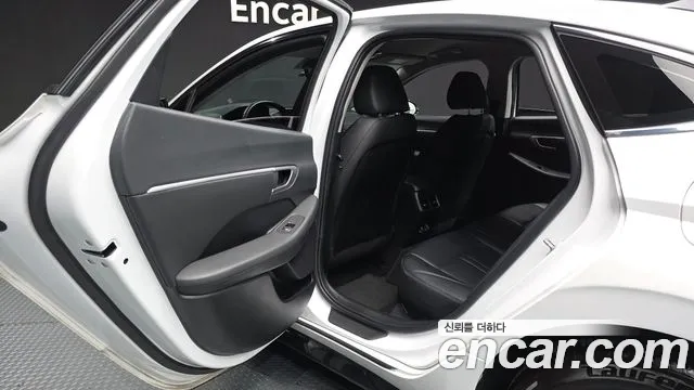 Hyundai Sonata 2022 — фото 16
