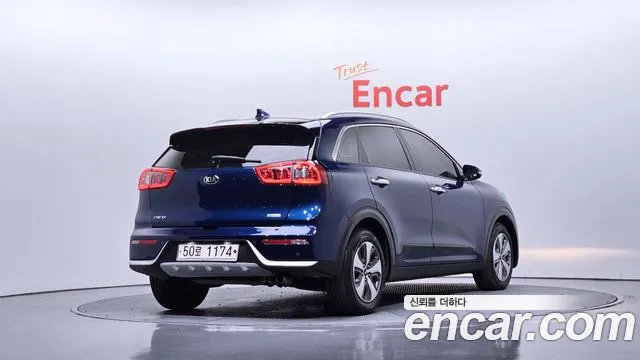 Kia Niro 2018 — фото 2