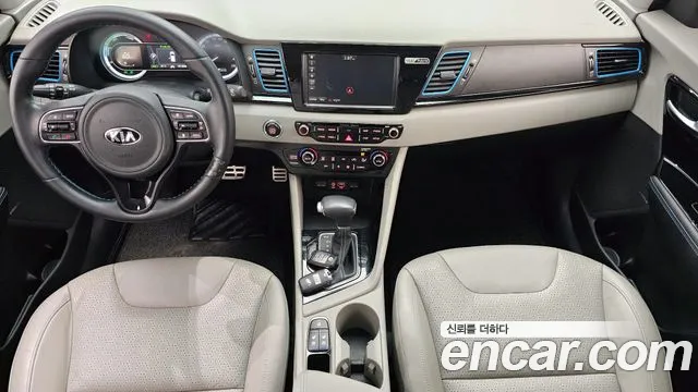 Kia Niro 2018 — фото 10