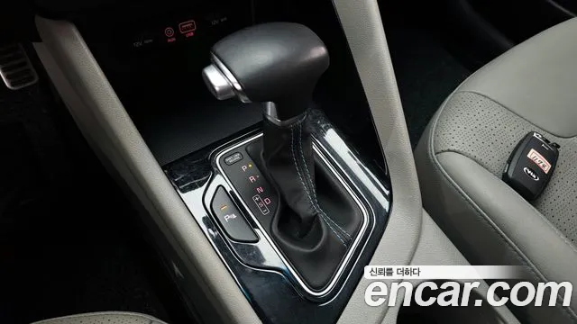 Kia Niro 2018 — фото 12