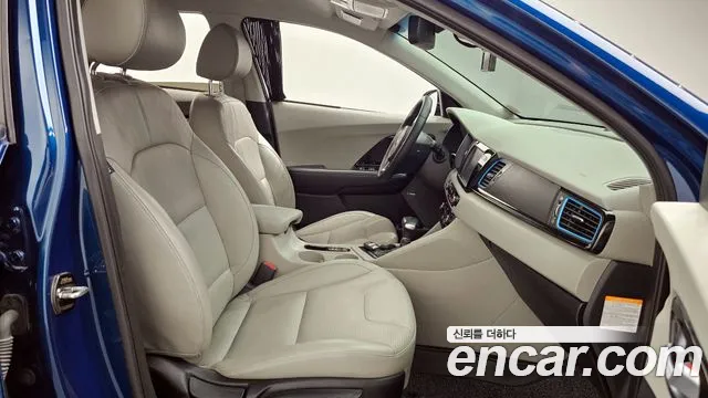 Kia Niro 2018 — фото 17