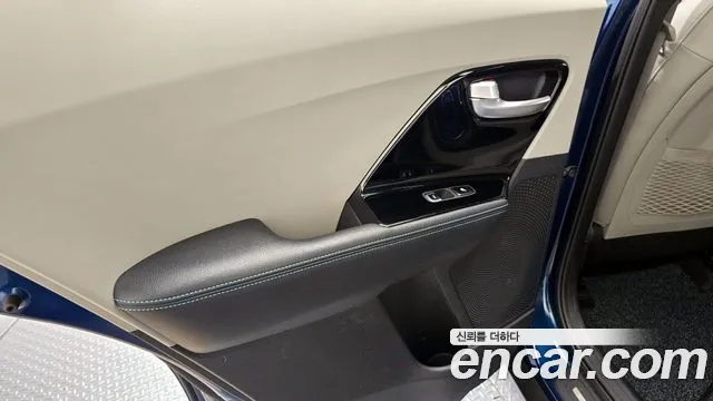 Kia Niro 2018 — фото 15
