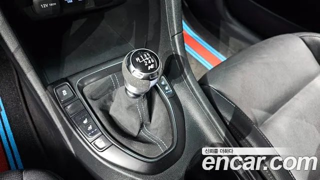 Hyundai Veloster 2020 — фото 9