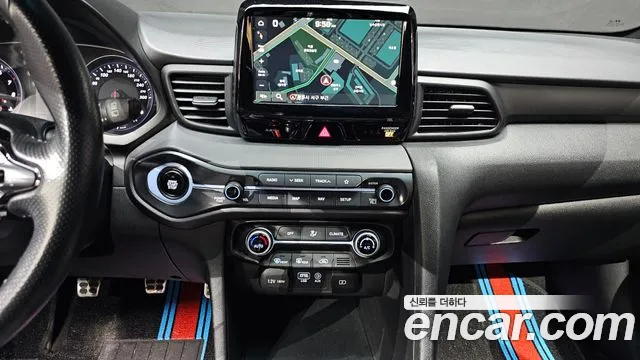 Hyundai Veloster 2020 — фото 12