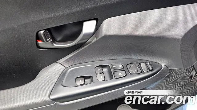 Hyundai Veloster 2020 — фото 16