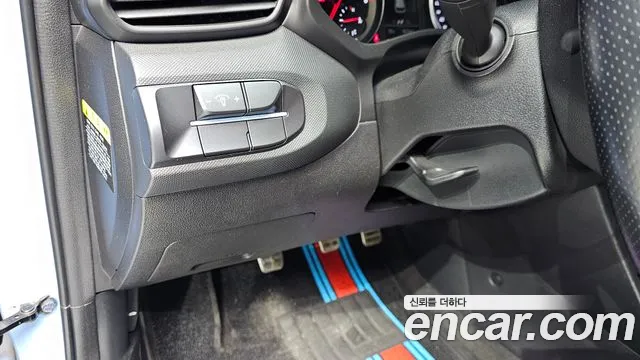 Hyundai Veloster 2020 — фото 17