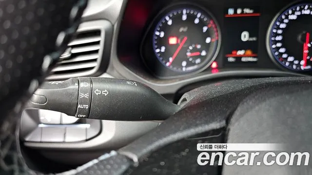 Hyundai Veloster 2020 — фото 19