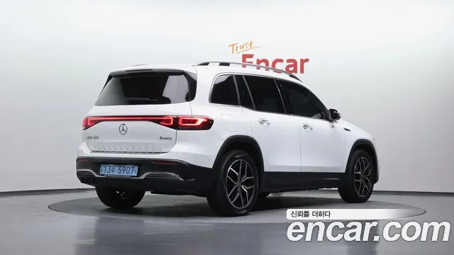 Mercedes-Benz EQB 2022 — фото 2