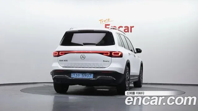 Mercedes-Benz EQB 2022 — фото 4