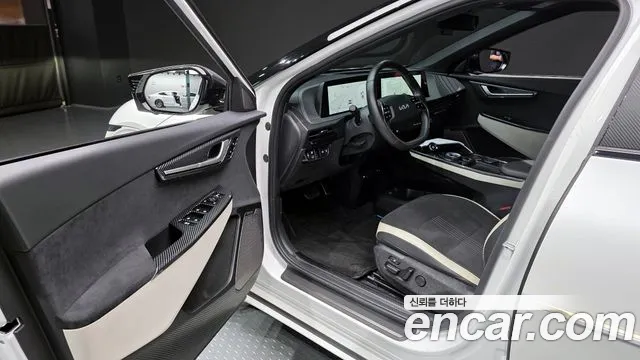 Kia EV6 2022 — фото 13