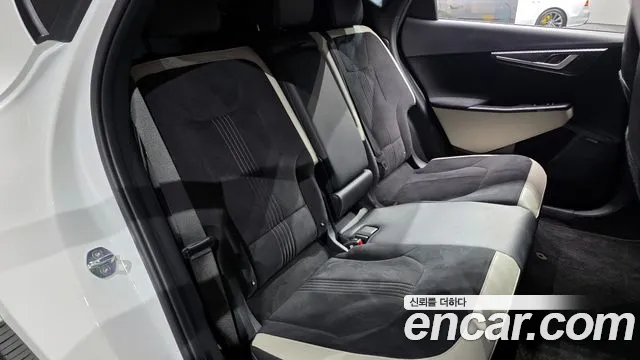 Kia EV6 2022 — фото 17