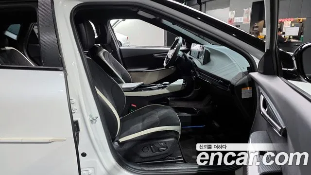Kia EV6 2022 — фото 16