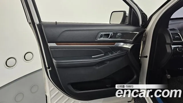 Ford Explorer 2019 — фото 14