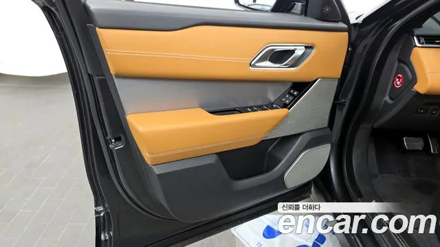 Land Rover Range Rover Velar 2022 — фото 14