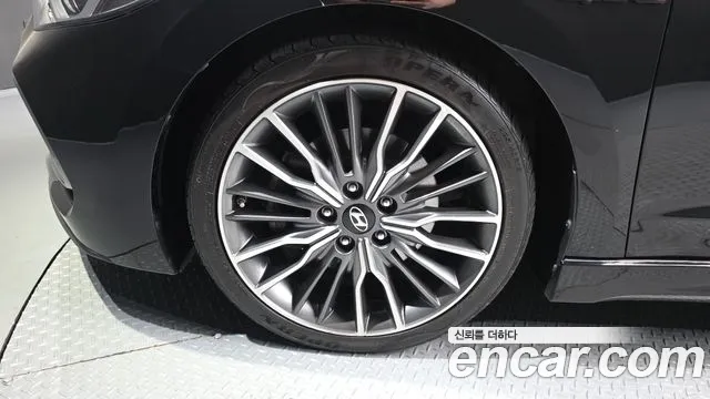 Hyundai AVANTE 2018 — фото 4