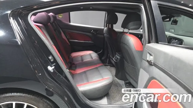 Hyundai AVANTE 2018 — фото 17